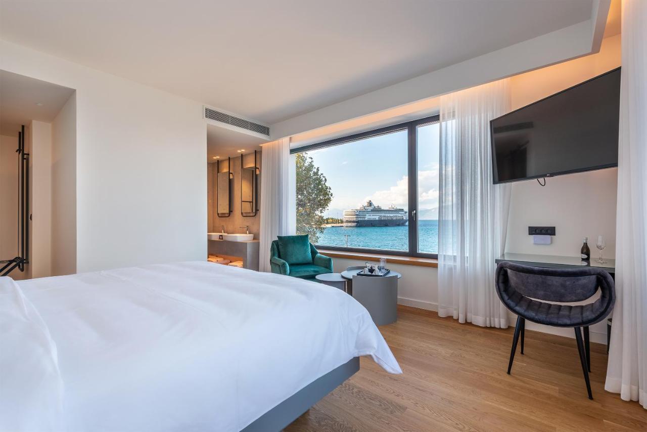 Amario Suites Hotel Aígion Ngoại thất bức ảnh