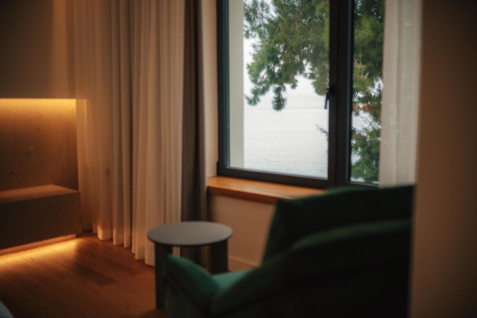 Amario Suites Hotel Aígion Ngoại thất bức ảnh