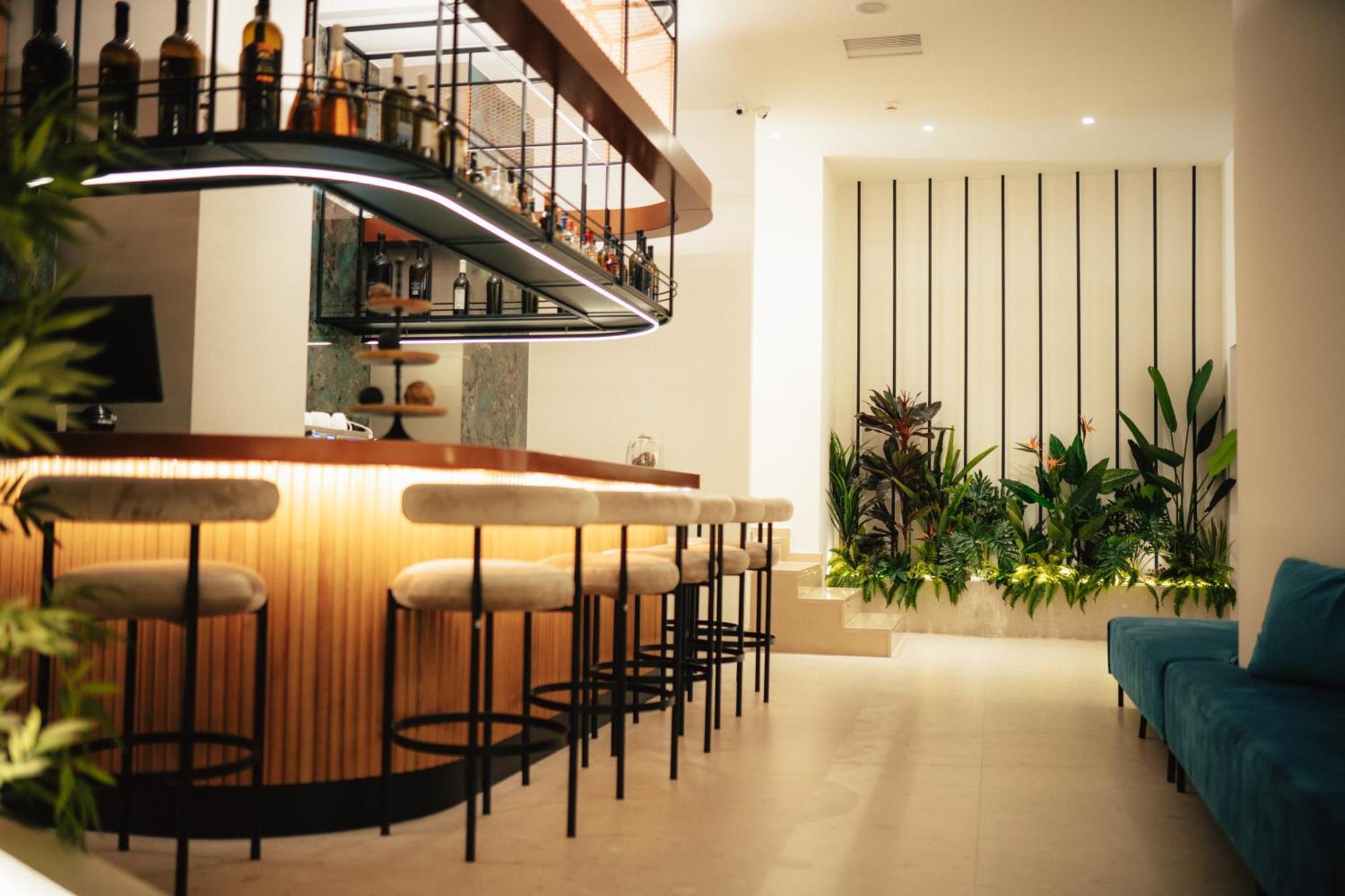 Amario Suites Hotel Aígion Ngoại thất bức ảnh